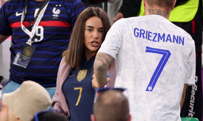 Erika Choperena beberapakali mengunggah momen kehadirannya di Qatar untuk mendukung sang suami bertanding di Piala Dunia 2022. Namun dia jarang menunjukkan wajahnya di akun media sosialnya. Foto: Dok. Getty Images, Instagram