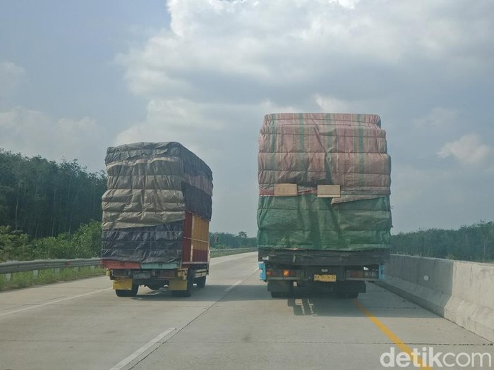 kendaraan odol di tol jateng
