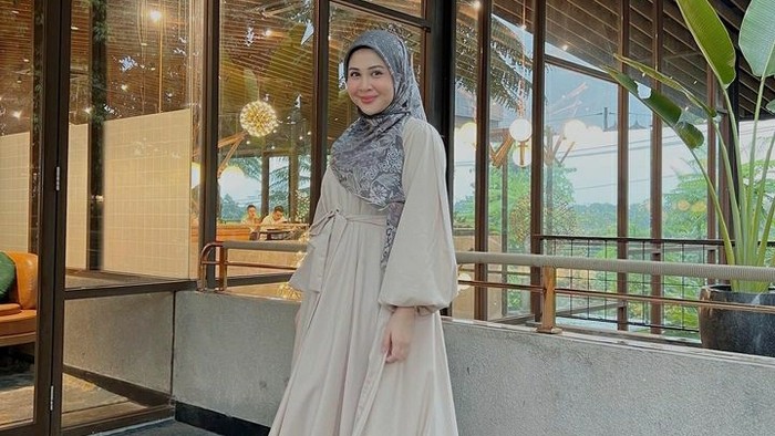 Kesha Ratuliu Kesha Ratuliu