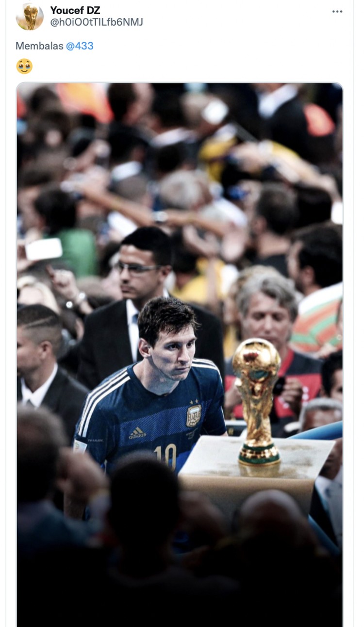 Netizen edit foto Lionel Messi yang akhirnya mengangkat trofi Piala Dunia 2022