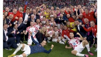 Juara ketiga tetap membuat Kroasia bangga. Foto: Twitter