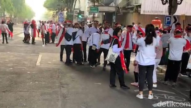 menari remo massal di kota surabaya