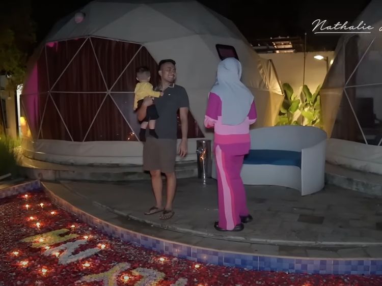 7 Foto Ultah Nathalie Holscher ke-30, Dapat Kejutan Romantis & Dilamar Pacar