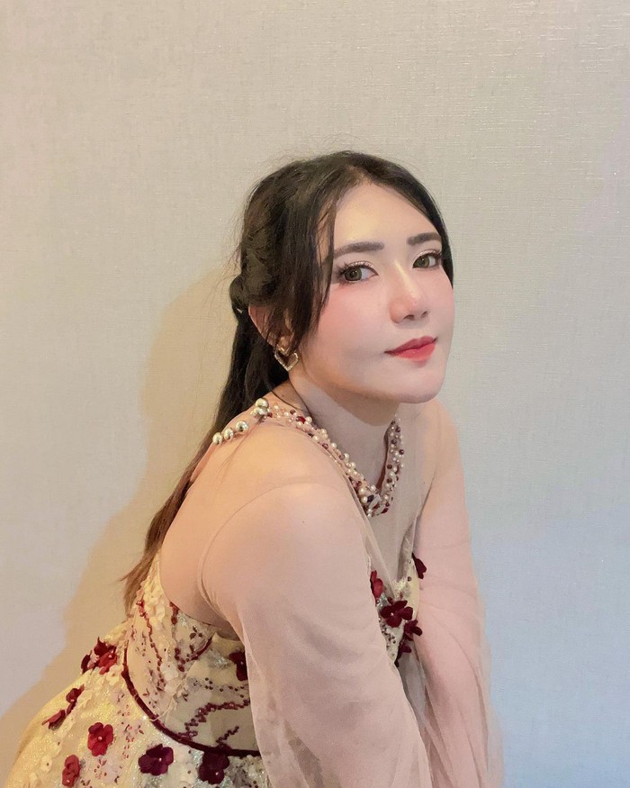 Penjelasn Via Vallen Soal Masalah Keluarga