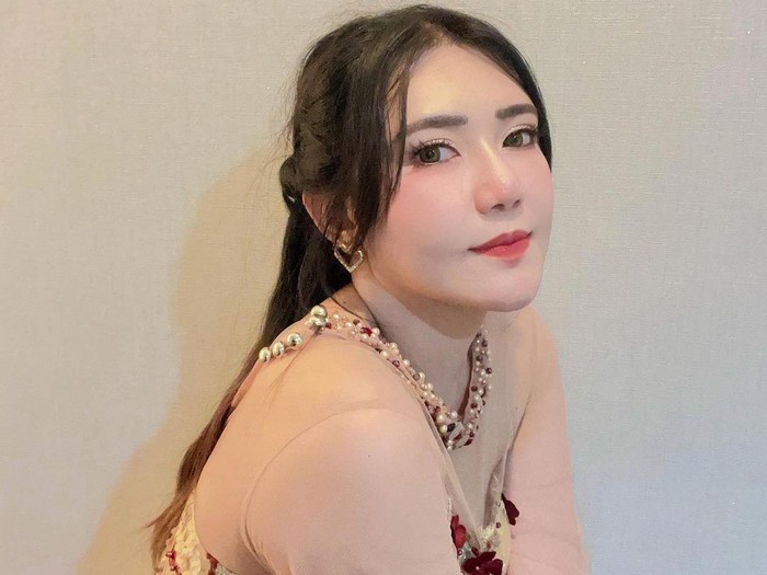 Penjelasn Via Vallen Soal Masalah Keluarga