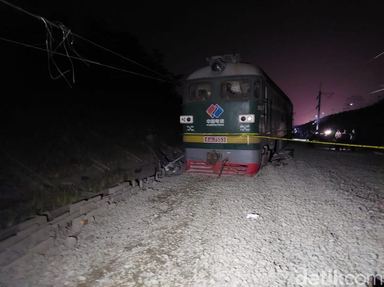 Potret Kereta Teknis KJCB yang Alami Kecelakaan di Bandung