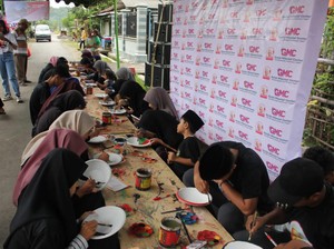 Ganjar Milenial Center Gelar Kirab Budaya-Lomba Lukis Cobek di Blitar