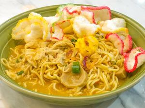 Resep Mie Nyemek Sederhana, Pakai Mie Instan Lebih Praktis!