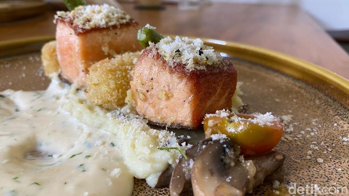 Salmon Crusted