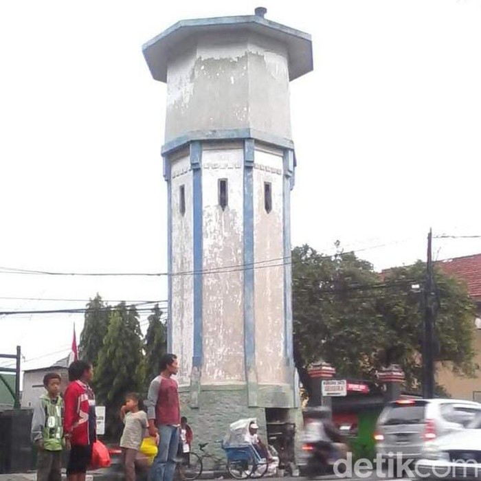 Tower tandon air ikonik di Sidoarjo