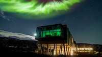 Berkunjung ke Islandia jangan lupa mampir ke Northern Lights Bar di Ion Hotel. Restoran ini menawarkan pemandangan langit dengan ribuan bintang yang menakjubkan. Foto: Site/Pool