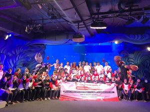 Alumni Akpol 2010 Ajak Puluhan Penghuni Panti Jompo Wisata Jakarta Aquarium