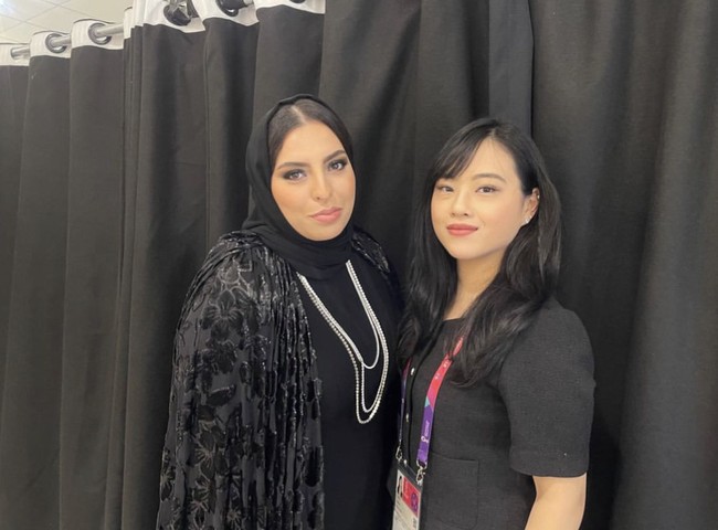 Dikutip dari Tha National, lagu Hayya Hayya dirilis pada April 2022. Lagu yang dibawakan Aisha tersebut menjadi soundtrack Piala Dunia yang didukung oleh perkusi Khaleeji dan alur reggae. Foto: Dok. Instagram @itsjuen.