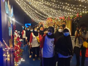 Akpol 2010 Ajak Penghuni Panti Jompo Wisata ke Jakarta Aquarium