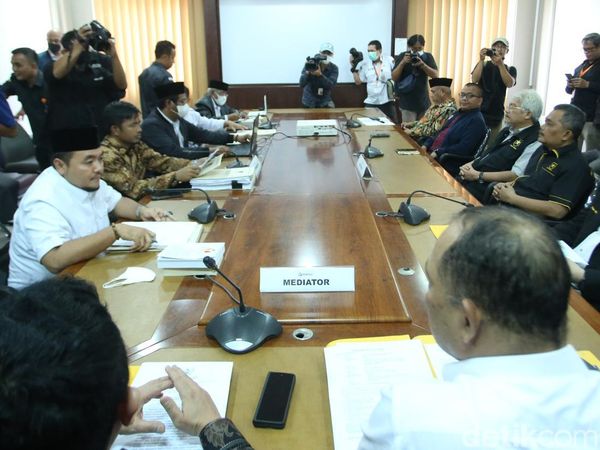 Bawaslu Gelar Mediasi Perdana untuk Partai Ummat dan KPU