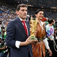 Bajunya tersebut mendapat banyak kritikan. Louis Vuitton disalahkan karena memilihkan busana yang kurang menarik untuk Deepika. Foto: Getty Images