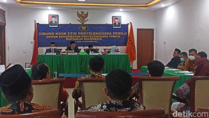 DKPP Gelar Sidang Dugaan Kecurangan Seleksi Panwascam Banyuwangi