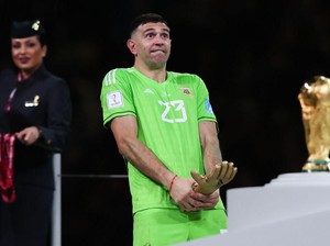 Menpora Prancis: Emiliano Martinez Norak!