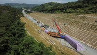 Kecelakaan kereta teknis pada proyek Kereta Cepat Jakarta Bandung ini terjadi pada Minggu (18/12/2022) sore.