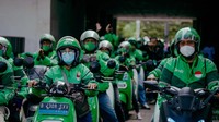 Adapun pejuang transportasi mencakup pengemudi ambulans, personil pemadam kebakaran, kereta Commuter Indonesia, MRT, TransJakarta, bus AKAP; penjaga pintu kereta api; serta pengemudi ojek online yang termasuk Mitra Pengemudi Grab. Sementara pejuang UMKM merupakan para pelaku UMKM di bidang kuliner yang juga termasuk mitra merchant Grab.