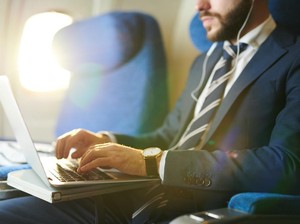 Laptop Jatuh ke Ruang Kargo, Pesawat Terpaksa Putar Balik