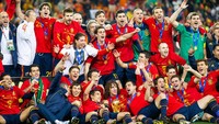 Spanyol juara Piala Dunia 2010. Selain piala, Spanyol juga mendapat uang hadiah sebesar US$ 30 juta (Rp 468 miliar). Simon Bruty/Anychance/Getty Images