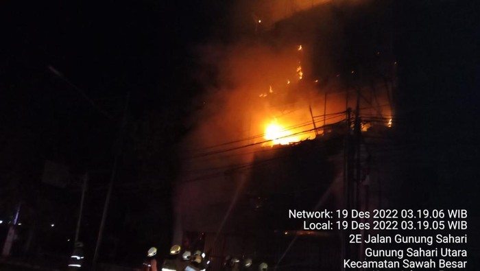 Kebakaran ruko 4 lantai di Gunung Sahari Jakpus