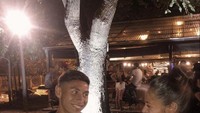 Gonzalo terbilang romantis, dirinya suka makan malam bersama dengan sang kekasih. Salah satunya di restoran outdoor ini. Foto: Instagram