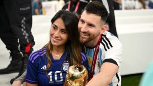8 Momen Langka Lionel Messi Peluk Anak - Istri Setelah Menang Piala Dunia