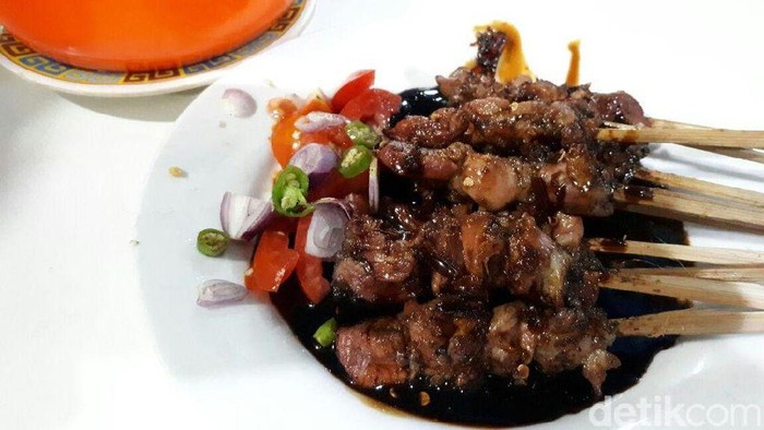 Maknyuss! 20 Sate Kambing Lezat Ada di Sini