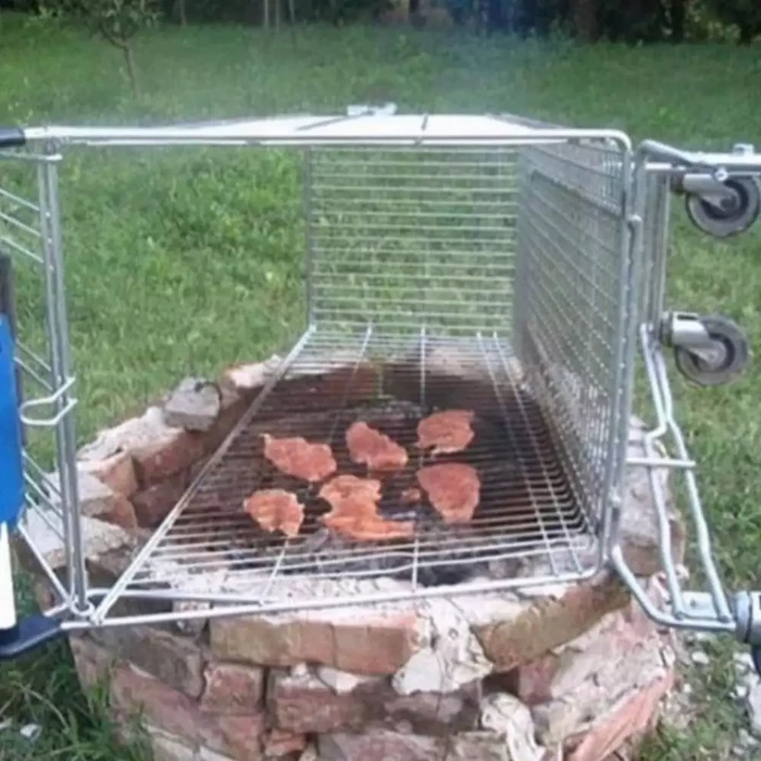 10 Gaya Nyeleneh Netizen Saat Bakar Makanan, Pakai Troli hingga Pagar