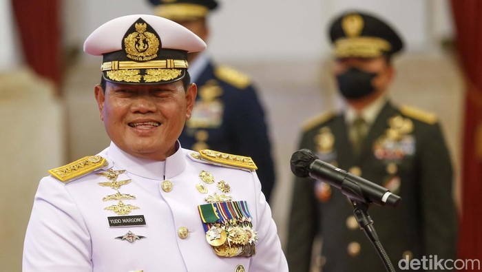 Laksamana Yudo Margono resmi menjadi Panglima TNI. Laksamana Yudo Margono dilantik sebagai Panglima TNI oleh Presiden Joko Widodo (Jokowi) di Istana Negara, Senin (19/12/2022).