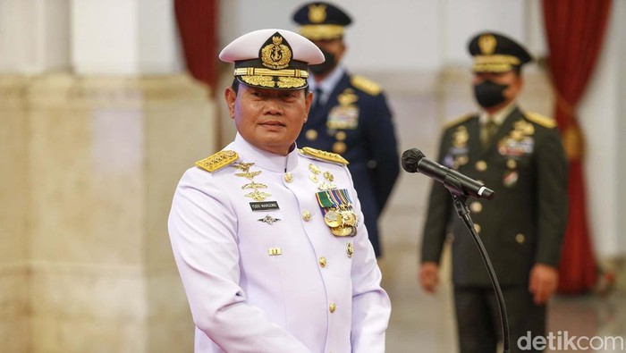 Laksamana Yudo Margono resmi menjadi Panglima TNI. Laksamana Yudo Margono dilantik sebagai Panglima TNI oleh Presiden Joko Widodo (Jokowi) di Istana Negara, Senin (19/12/2022).