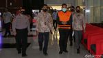 Potret Hakim Yustisial MA Edy Wibowo Diborgol dan Berbaju Tahanan