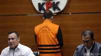 Firli Bahuri menyebut perkara yang menjerat Edy ini merupakan pengembangan dari kasus yang menjerat Hakim Agung Sudrajad Dimyati dan Gazalba Saleh. Dia mengatakan ada 13 orang yang lebih dulu dijerat sebagai tersangka.