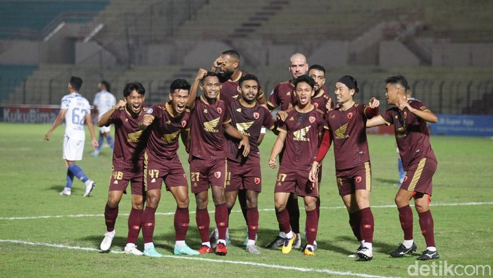 PSM Makassar vs PSIS Semarang di Stadion Sultan Agung, Bantul, DIY, Senin (19/12/2022).