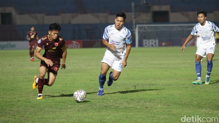 PSM Makassar vs PSIS Semarang di Stadion Sultan Agung, Bantul, DIY, Senin (19/12/2022).