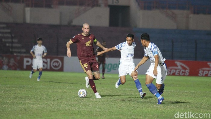 PSM Makassar vs PSIS Semarang di Stadion Sultan Agung, Bantul, DIY, Senin (19/12/2022).