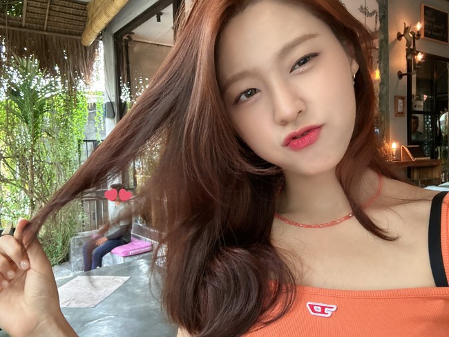 Seolhyun AOA kembali ke Pulau Dewata setelah dua tahun. Bila sebelumnya datang bersama personelnya Jimin dan Hyejeong setelah Tahun Baru 2020. Kali ini Seolhyun datang sendirian sebelum pergantian tahun. Foto: Instagram