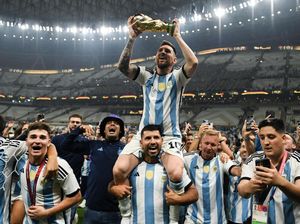 Cerita Aguero yang Menderita Saat Mengarak Messi