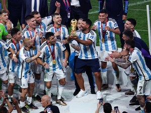 John Terry Ejek Aguero yang Kurang Total Ikut Selebrasi Argentina
