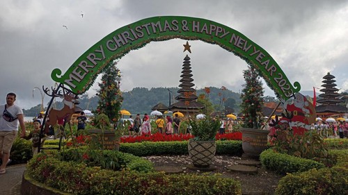 Suasana di salah satu sudut objek wisata Ulundanu Beratan di Kecamatan Baturiti, Tabanan, Bali. (chairul amri simabur/detikBali)