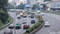 Tercatat ada 137.118 kendaraan yang keluar Jabodetabek melalui 4 Gerbang Tol (GT) utama.