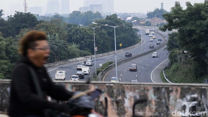 Volume Kendaraan Keluar Jabodetabek Meningkat Jelang Natal Jasa Marga mencatat adanya peningkatan volume kendaraan keluar Jakarta. Ada 137.118 kendaraan keluar Jabodetabek melalui 4 Gerbang Tol Utama.