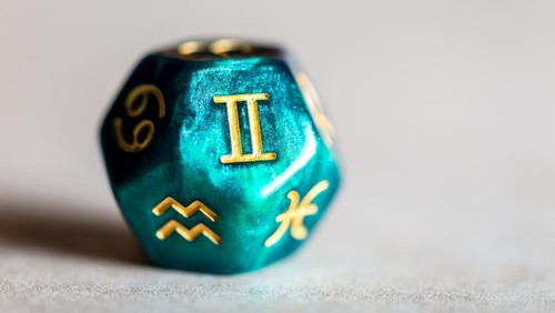 Astrology Dice with zodiac symbol of Gemini May 21 - Jun 20
