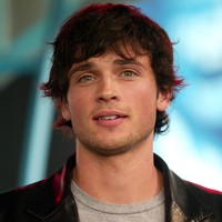 Tom Welling Superman Tak Sengaja Unggah Foto Tanpa Busana, Begini Responnya