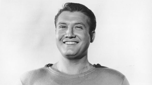 George Reeves saat pemotretan materi promosi buat Adventures of Superman.