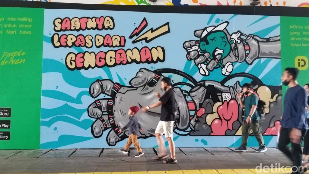6 Street Artist Indonesia Pamer Karya di Terowongan Kendal