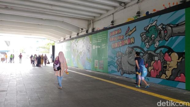 6 Mural Karya Seniman Indonesia di Terowongan Kendal