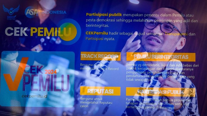 Eks Ketua KPK Abraham Samad dkk meluncurkan aplikasi CEK PEMILU. Aplikasi ini bisa melihat rekam jejak peserta Pemilu 2024.